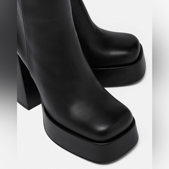 BNWT Versace Platform Boots! - Picture 2 of 5